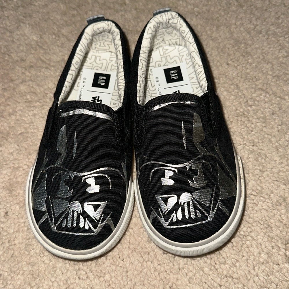 Gap Star Wars death Vader slip on sneaker size 7